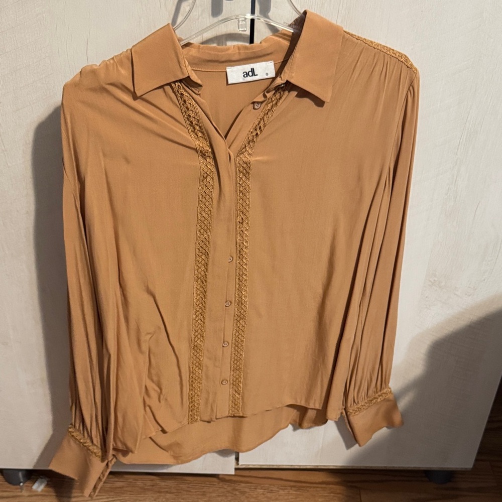 Women's Tan Blouse